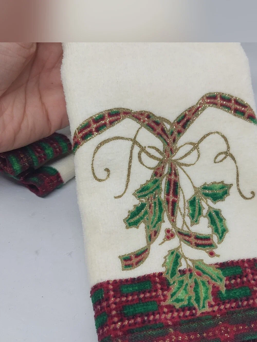 Lenox Holiday Nouveau Christmas Bath Hand Towels Set Of 2 Ivory Red Holiday